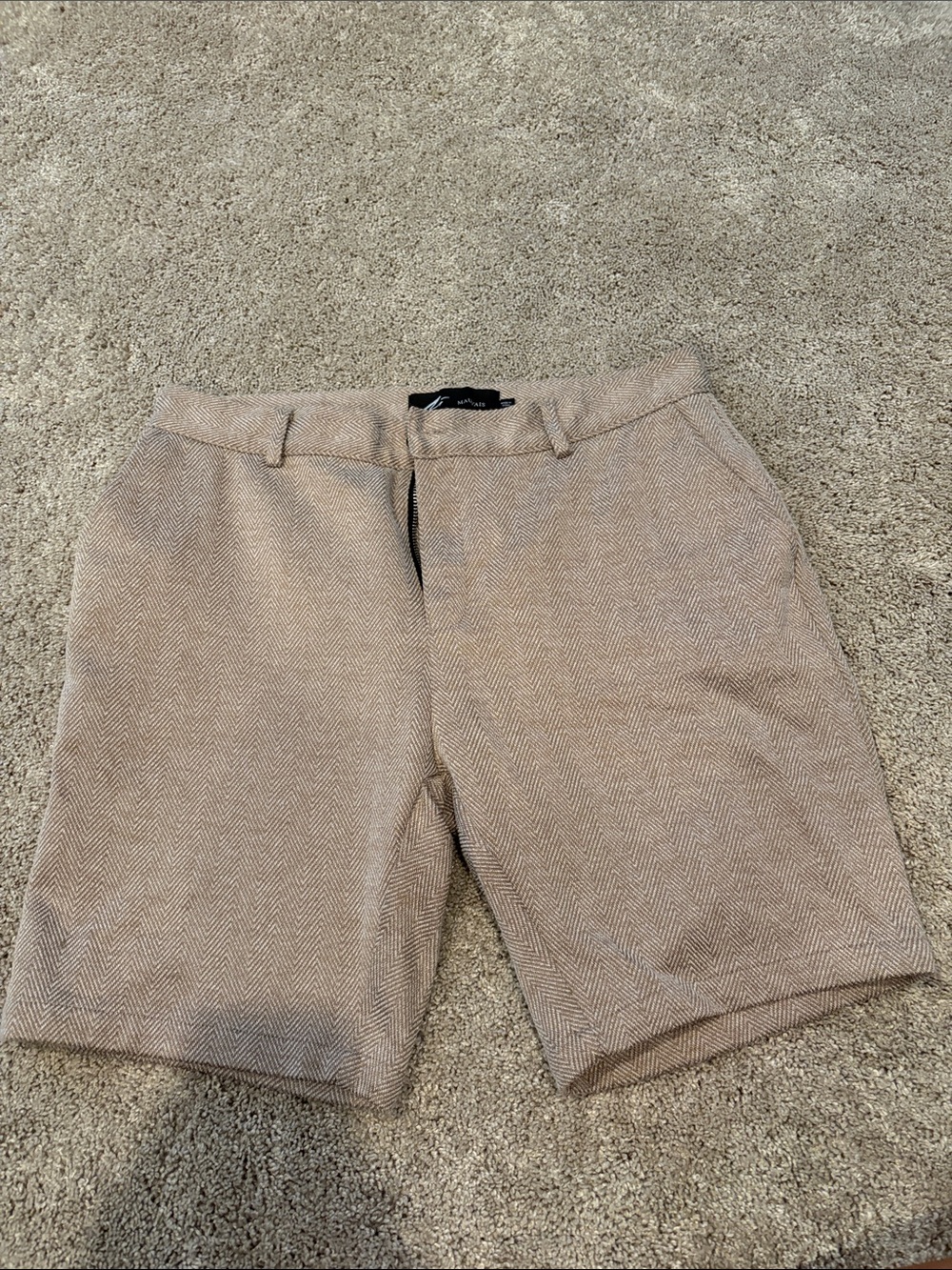 Men's Flat-Front Herringbone Shorts in Light Tan